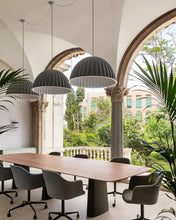 Laden Sie das Bild in den Galerie-Viewer, MUUTO | Under The Bell Pendelleuchte - Grau (55 cm)