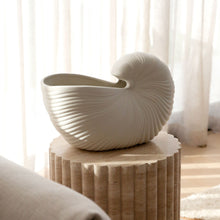Ladda upp bild till gallerivisning, FERM LIVING | Shell Pot - Off White