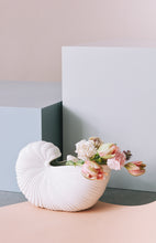 Ladda upp bild till gallerivisning, FERM LIVING | Shell Pot - Off White