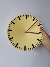 Ladda upp bild till gallerivisning, HAY | Analog klocka - gul