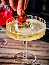 Ladda upp bild till gallerivisning, MODERNISM | Cullinan Crystal Champagne Coupe glasögon