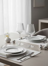 Ladda upp bild till gallerivisning, MODERNISM | Cullinan Crystal rödvinsglas