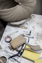 Ladda upp bild till gallerivisning, FERM LIVING | Shell Pot - Off White