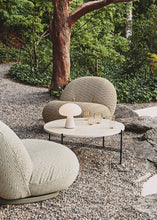 画像をギャラリービューアに読み込む, GUBI | Obello ポータブル テーブル ランプ - フロスト加工の吹きガラス シェード