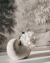 Ladda upp bild till gallerivisning, FERM LIVING | Shell Pot - Off White
