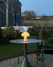 Load image into Gallery viewer, GUBI | Obello bærbar bordlampe - frostet munnblåst glassskjerm
