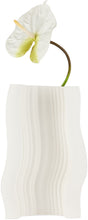 Afbeelding in Gallery-weergave laden, Ferm Living Moire Vase - Off White - Small
