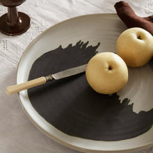 Afbeelding in Gallery-weergave laden, Ferm Living | Omhu Plate-Medium Off White/Charcoal
