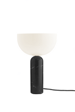 Charger l&#39;image dans la galerie, NEW WORKS | Lampe de table Kizu - Marbre Marquina noir, grande
